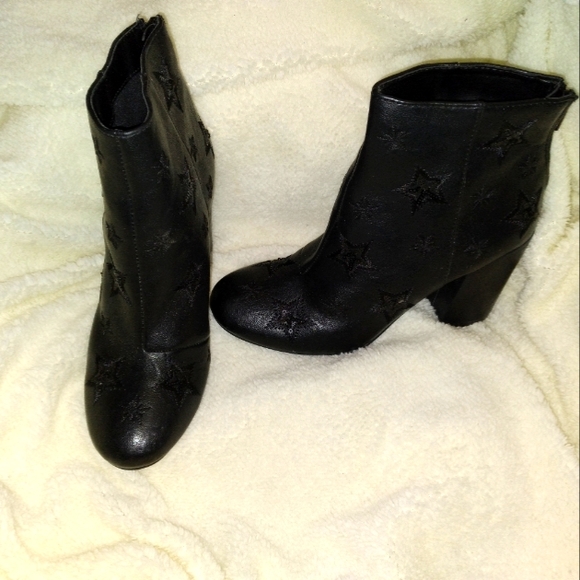 Kenneth Cole Reaction Shoes - Kenneth Cole Reaction Black Leather Ankle Boots❤